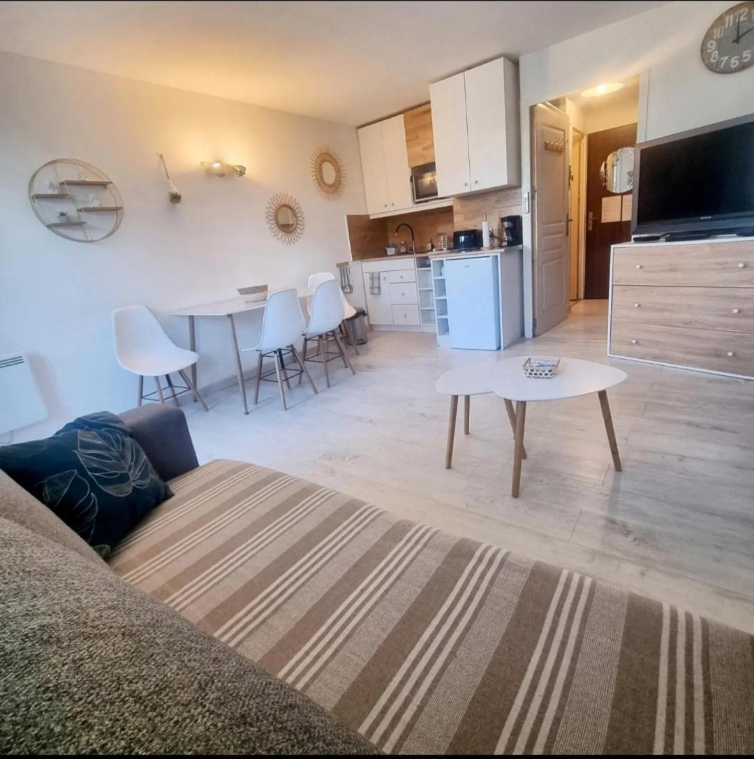 100 M De La Plage - Les Cigales De Mer - Studio Cabine - Parking Le Grau-du-Roi Extérieur photo